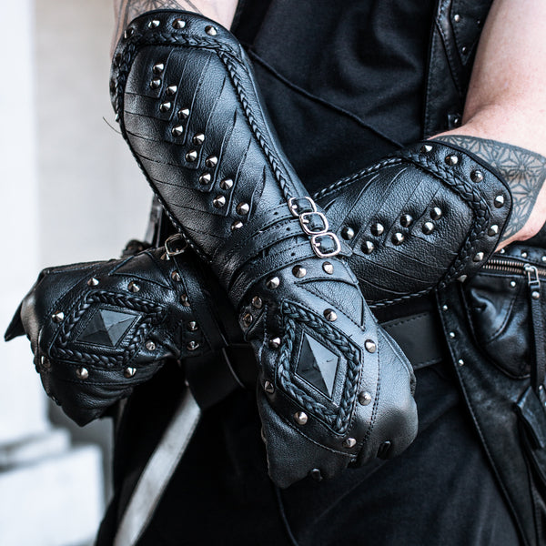 Darkbane Gauntlets - Classic Black