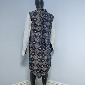 Bramblewood Longvest Sample: Brocade 1 - Navy & Gold, Size 2X
