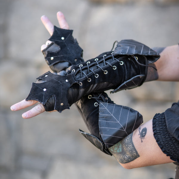 Heartseeker Gauntlets - Nightcourt