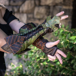 Heartseeker Gauntlets - Gloomrot