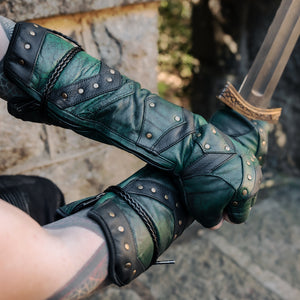 Bramblewood Gauntlets - Dragonseye Green